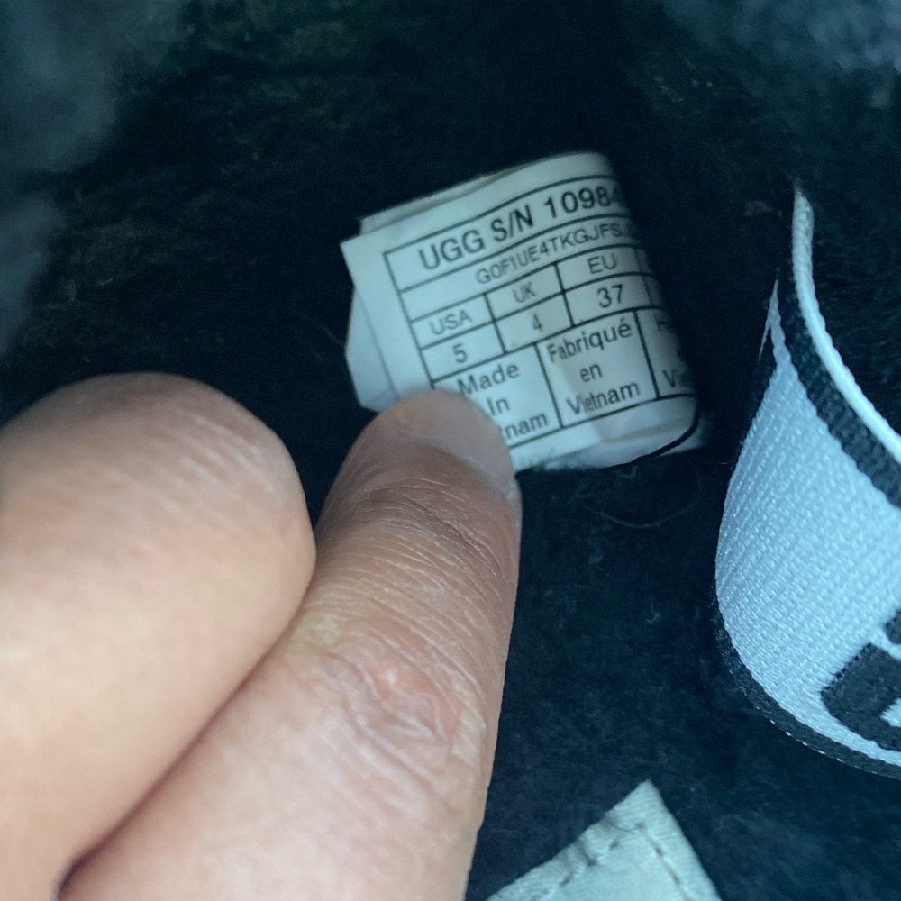 Ugg Fluff Yeah! - image 4